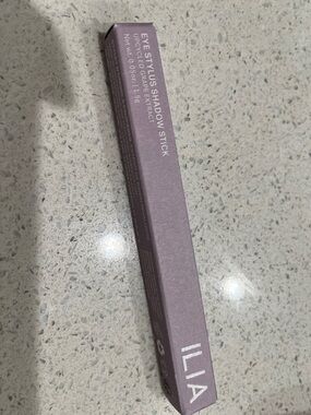 ILIA Shadow Stick in Dusty Mauve